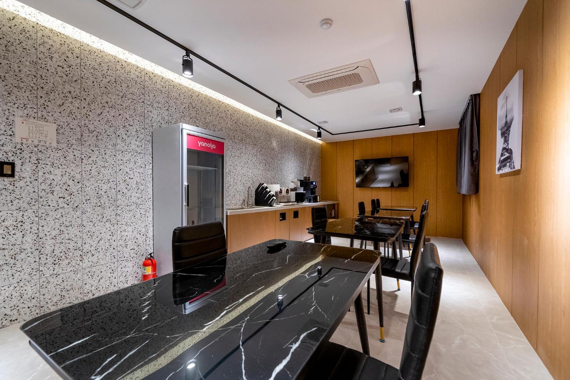 Urban Brown Hotel Chungju City Hall Zewnętrze zdjęcie